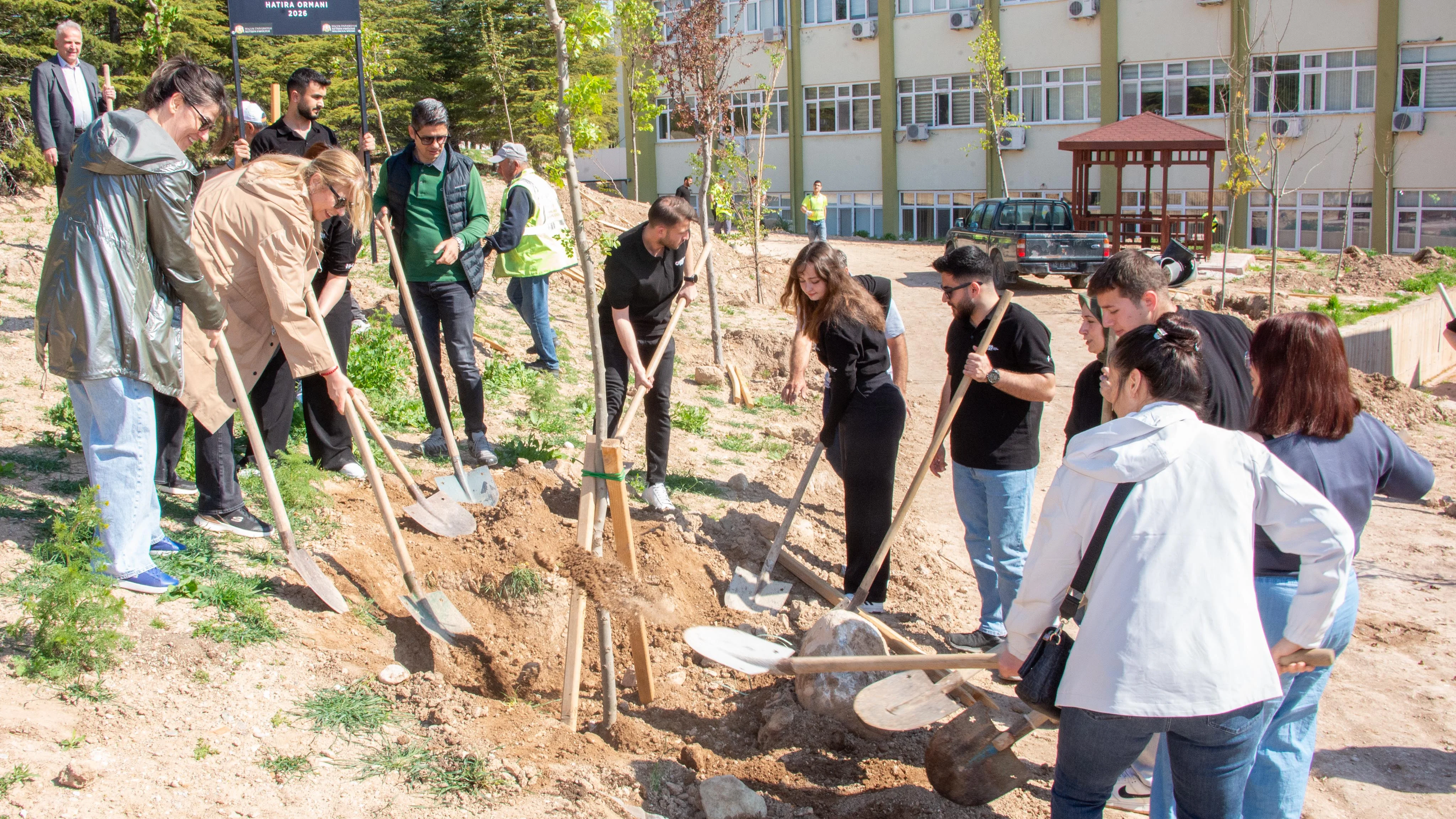 Fidanlar, MarkaFest Hatıra Ormanı için toprakla buluşturuldu
